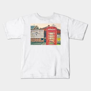 Vintage Red telephone box Kids T-Shirt